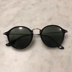 Black round shape authentic Ray Ban sunnies